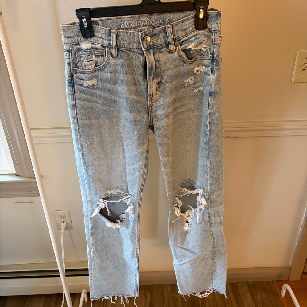 AE Women's Light Wash Distressed Super High Rise Ankle Straight Jean